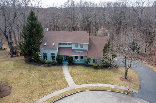 7 Turtle Creek Dr, Warwick, RI 02886-9549