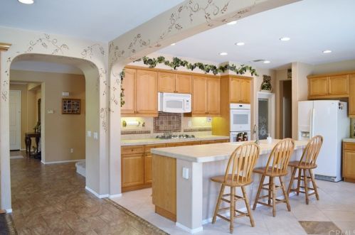 12722 Royal Palm Ln, Riverside CA  92503-7077 exterior