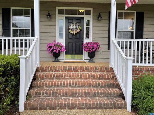 942 Fox Hollow Ln, Bybee, VA 22963-4927