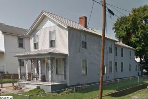 802 Nelson St, Staunton, VA 24401-4723