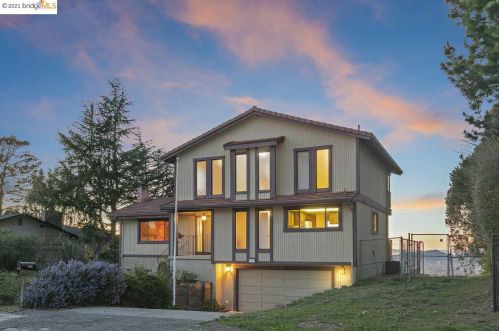 4192 Star Ridge Rd, Hayward, CA 94542-1326