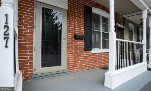 127 Walnut St, Carlisle PA  17013-3836 exterior