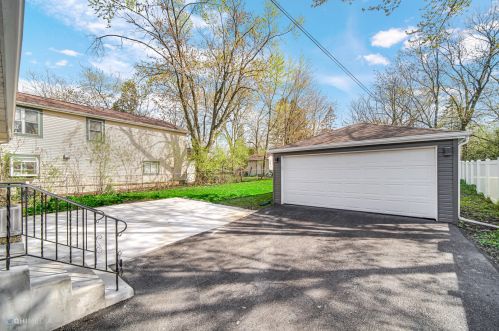 2141 Downey Rd, Homewood IL  60430-3603 exterior