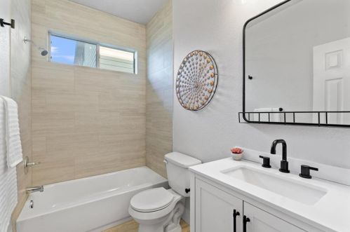 11920 Pecan Gate Way, Webberville TX 78653-3975 exterior