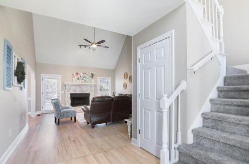 1027 Bridgegate Ct, Marietta, GA 30068-2201
