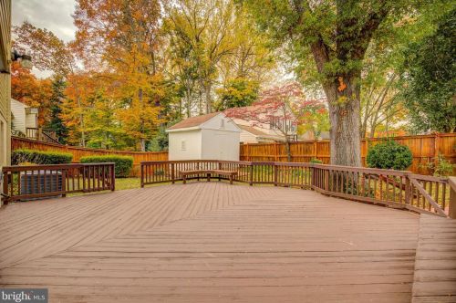 9000 Strattondale Ct, Springfield VA  22015-3659 exterior