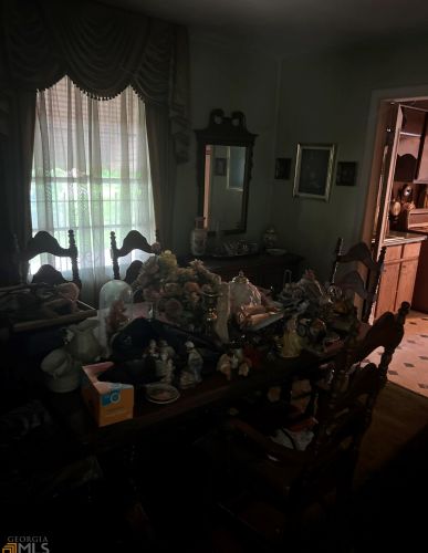 166 Burbank Dr, Atlanta GA  30314-2555 exterior