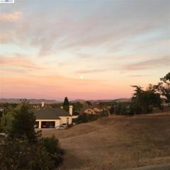 1745 Sterling Ct, Livermore, CA 94550-6031