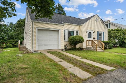 43 Law St, Warwick, RI 02889-1013