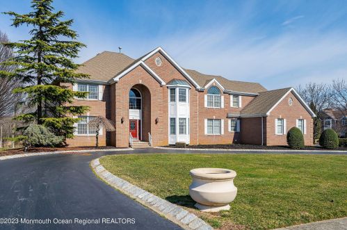 3 Hastings Rd, Holmdel Village, NJ 07733-2820