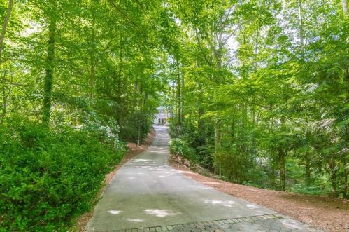 55 Finch Forest Trl, Atlanta, GA 30327-4576