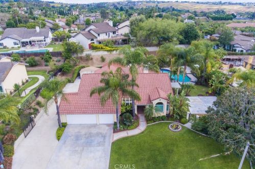 1916 Century Ave, Riverside, CA 92506-4645