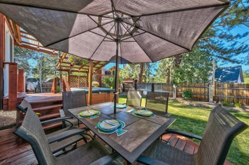 16054 Canterbury Ln, Truckee CA 96161-1648 exterior