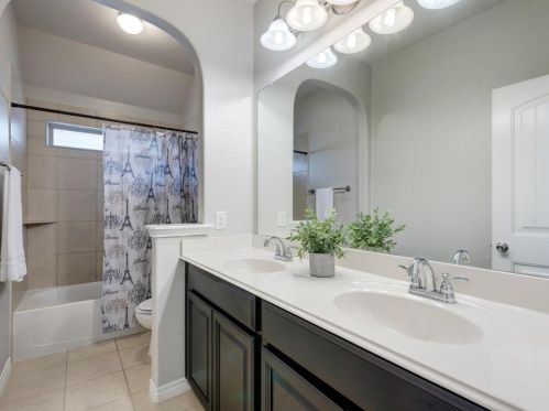 8753 Running River Ln, Fort Worth TX  76131-3373 exterior