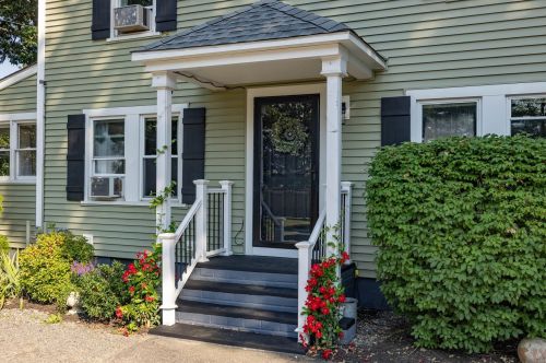 1701 Lafayette Rd, Portsmouth, NH 03801-5604