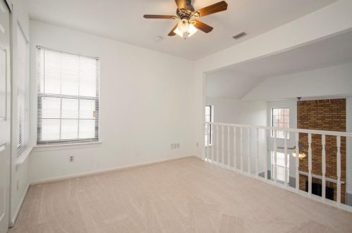 1921 Meadowview Ct, Carrollton TX 75010-4048 exterior