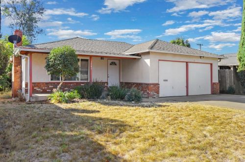1281 Allen St, Valley Home, CA 95361-2828