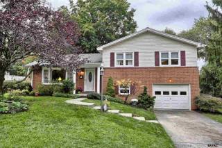 4187 Webster Dr, York, PA 17402-3357