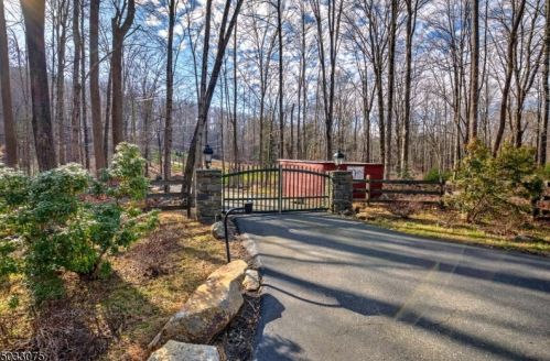 30 Water St, Lebanon, NJ 08833-4527
