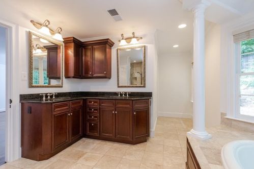 3986 Fernway Ct, Atlanta GA  30319-1667 exterior