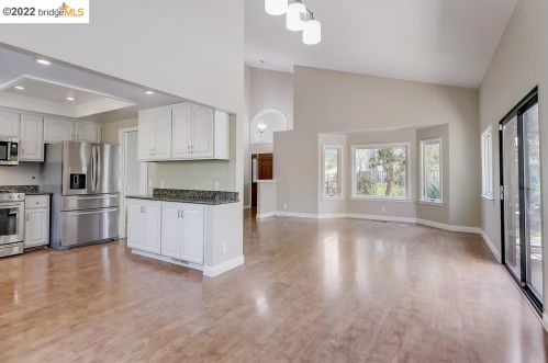 761 Grayson Rd, Concord CA  94523-2665 exterior