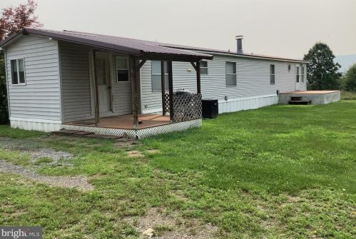 245 Gladiator Way, Hedgesville WV 25427-6578 exterior