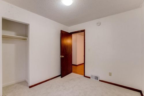 923 Barclay St, Saint Paul MN  55106-3501 exterior