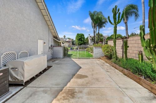 1678 Southport Dr, Riverside CA  92506-5449 exterior