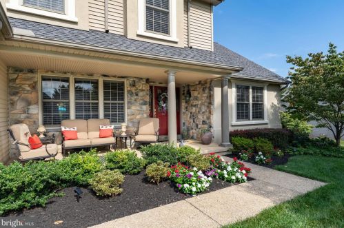 306 Round Hill Ln, Lancaster, PA 17603-9026