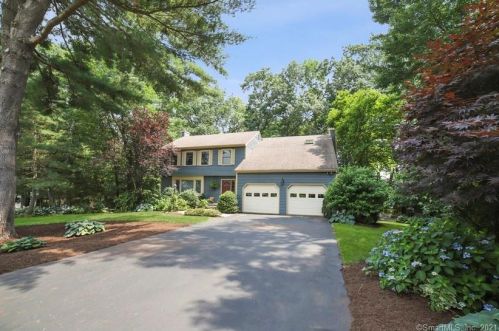 5 Pamela Ct, Farmington, CT 06032-1140