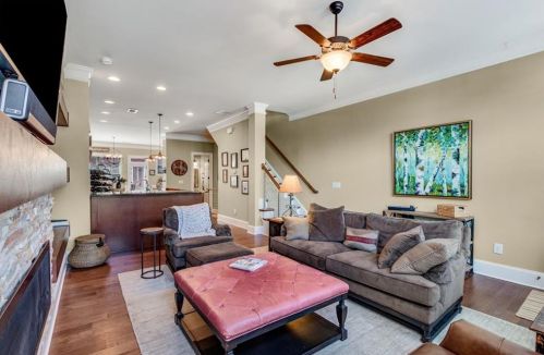 3639 Brookleigh Ln, Atlanta GA  30319-2219 exterior