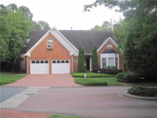 585 Palisades Cir, Marietta, GA 30067-5129