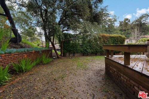1347 San Luis Rey Dr, Glendale CA  91208-1961 exterior