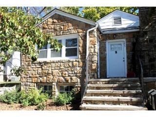 303 Silver St, Paola, KS 66071-1249