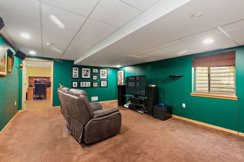 313 Century Dr, Pingree Grove IL  60140-4013 exterior