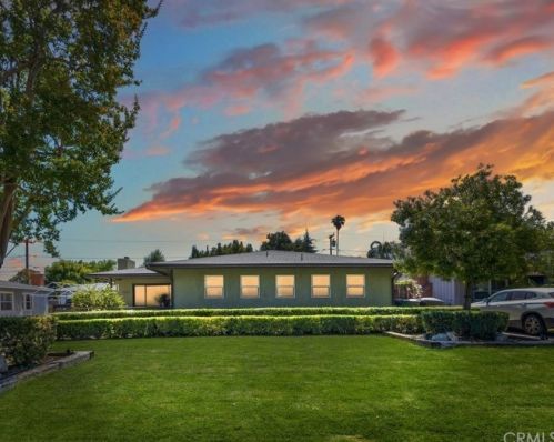 6866 Yellowstone Dr, Riverside, CA 92506-3924