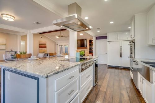 3817 Westminster Dr, Carrollton TX 75007-2465 exterior