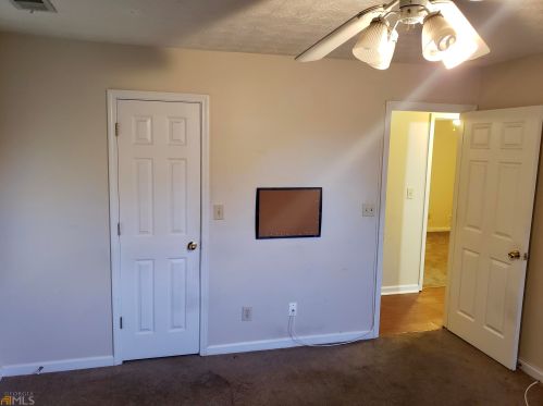 5930 Creekside Dr, Rex GA 30273-1166 exterior