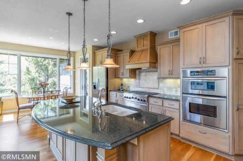 5 Hawthorne Ct, Saint Paul MN  55127-6476 exterior