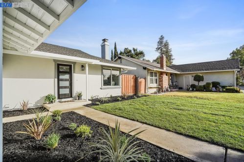 748 Sunset Dr, Livermore, CA 94551-1824