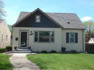 3130 Arthur St, Minneapolis, MN 55418-2211