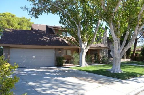 1030 Randall St, Ridgecrest, CA 93555-3036