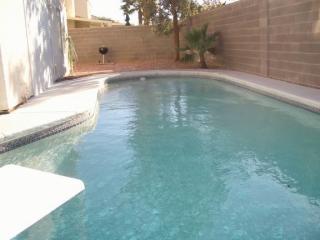 275 Gentle Bay Ave, Henderson NV  89074-1220 exterior