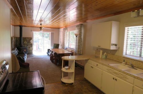 626 Cedar Canyon Rd, Peninsula Village, CA 96137-9510