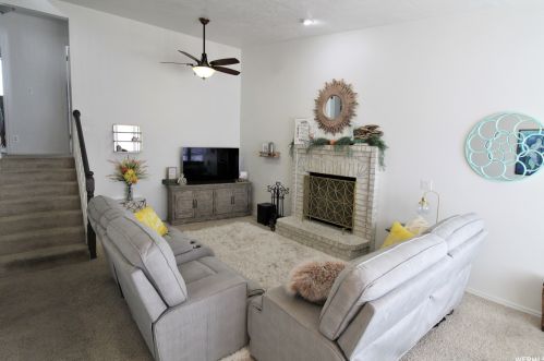 4280 5550, Roy, UT 84067-9100