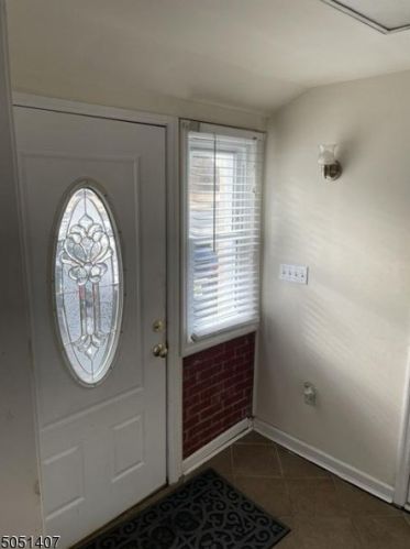 73 Armstrong St, South Bound Brook, NJ 08880-1371