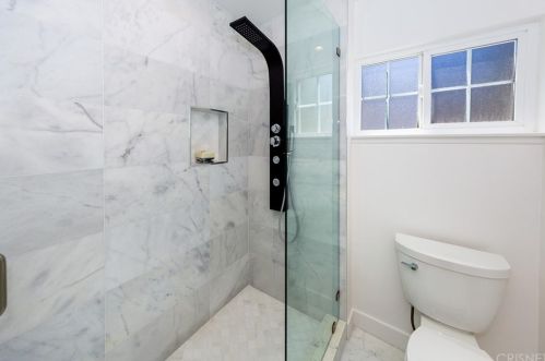 17084 Escalon Dr, Van Nuys CA  91436-3838 exterior