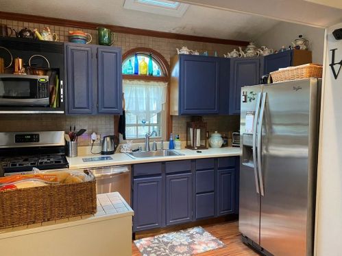 18 Benbridge Ave, Warwick, RI 02888-3533