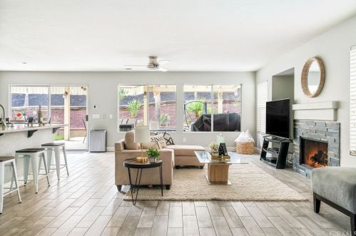20809 Oakdale Ln, Riverside, CA 92508-2504
