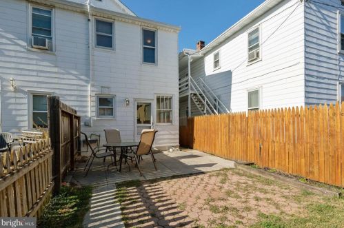 18 Middle St, Hanover PA 17331-3746 exterior